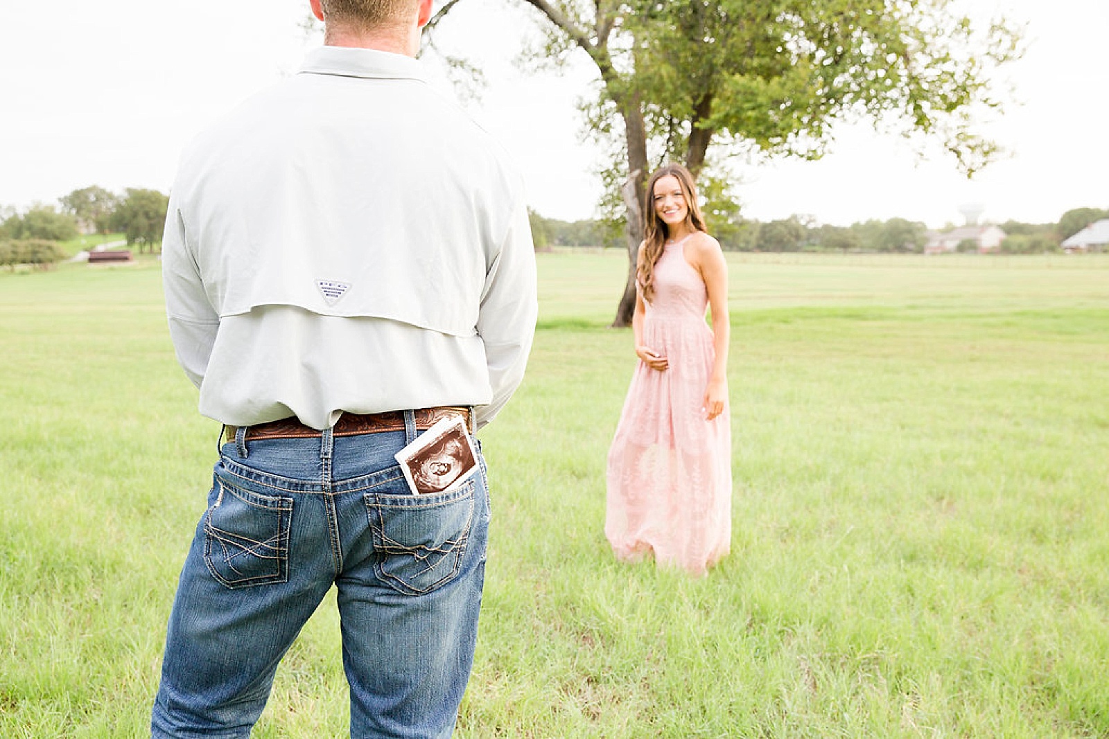 Texas pregnancy announcement by Randi Michelle Photography