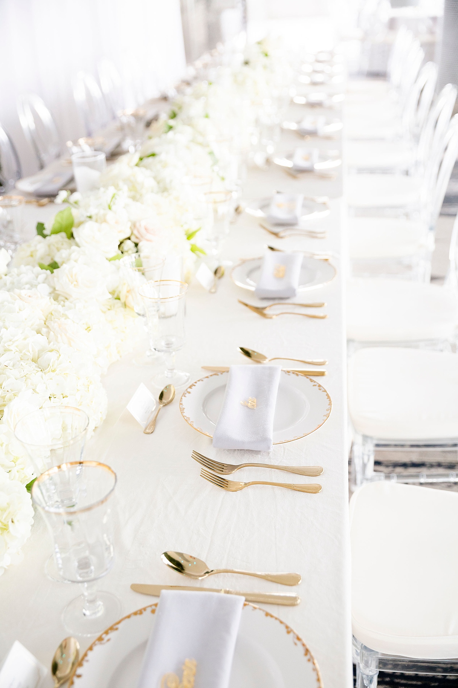 W Hotel Downtown Dallas wedding reception with flowers by Blushington Blooms photographed by Randi Michelle Photography