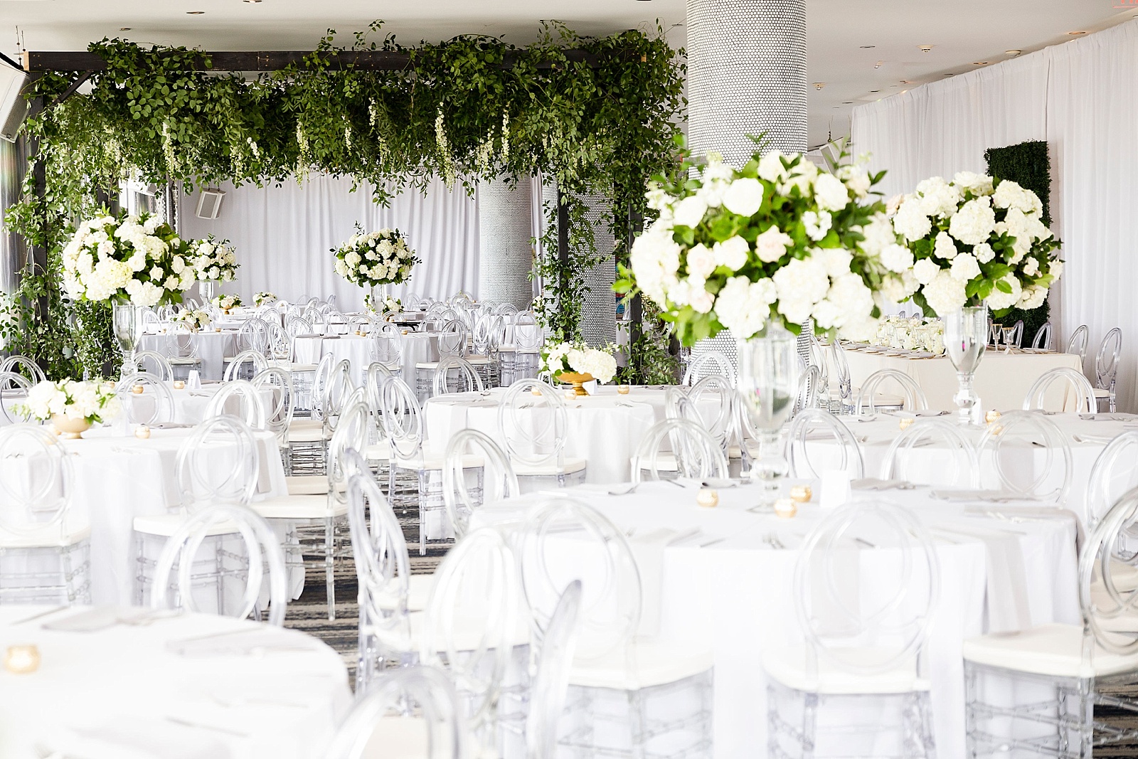 W Hotel Downtown Dallas wedding reception details photographed by Randi Michelle Photography