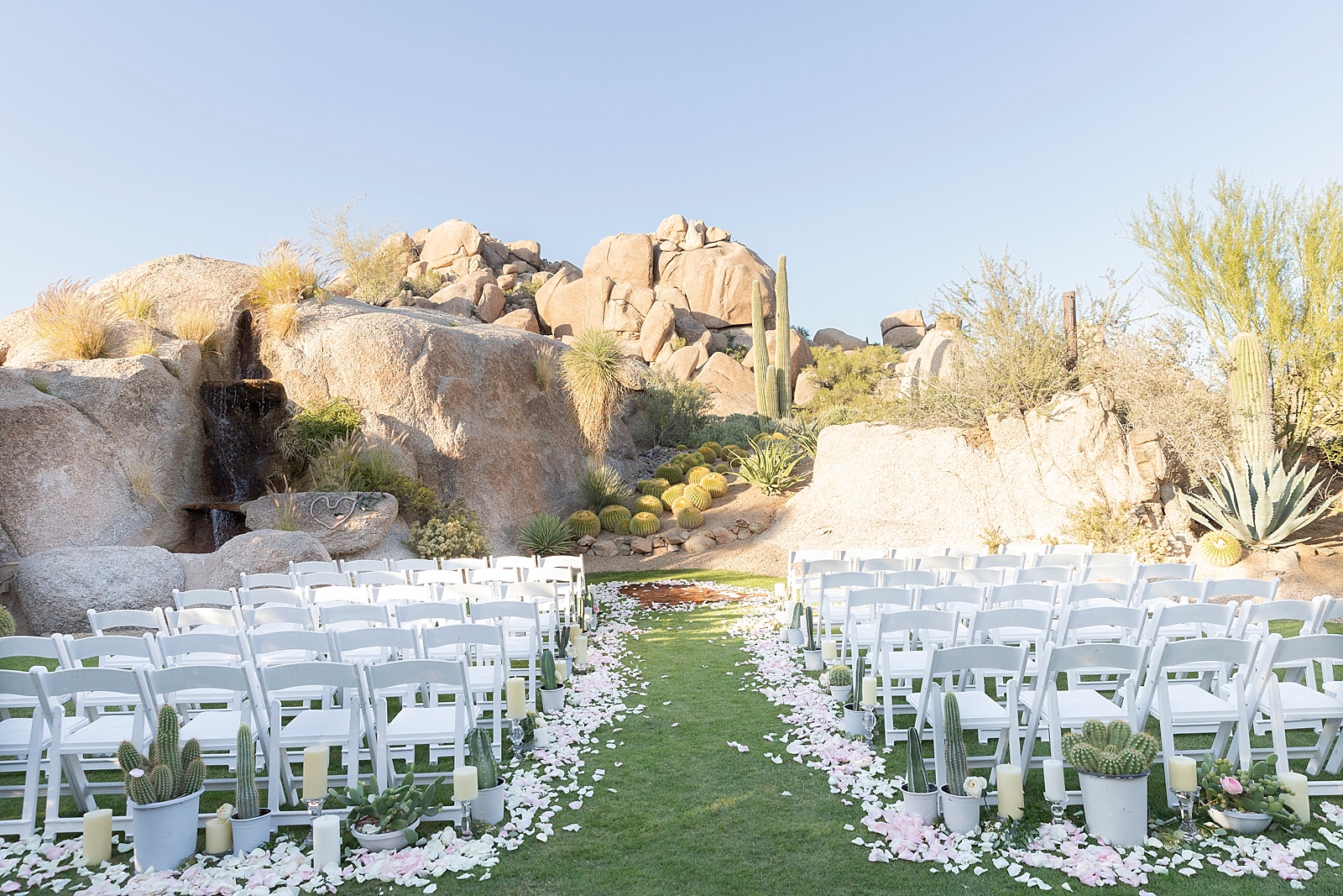 outdoor ceremony at The Boulders Resort and Spa photographed by Randi Michelle Photography 