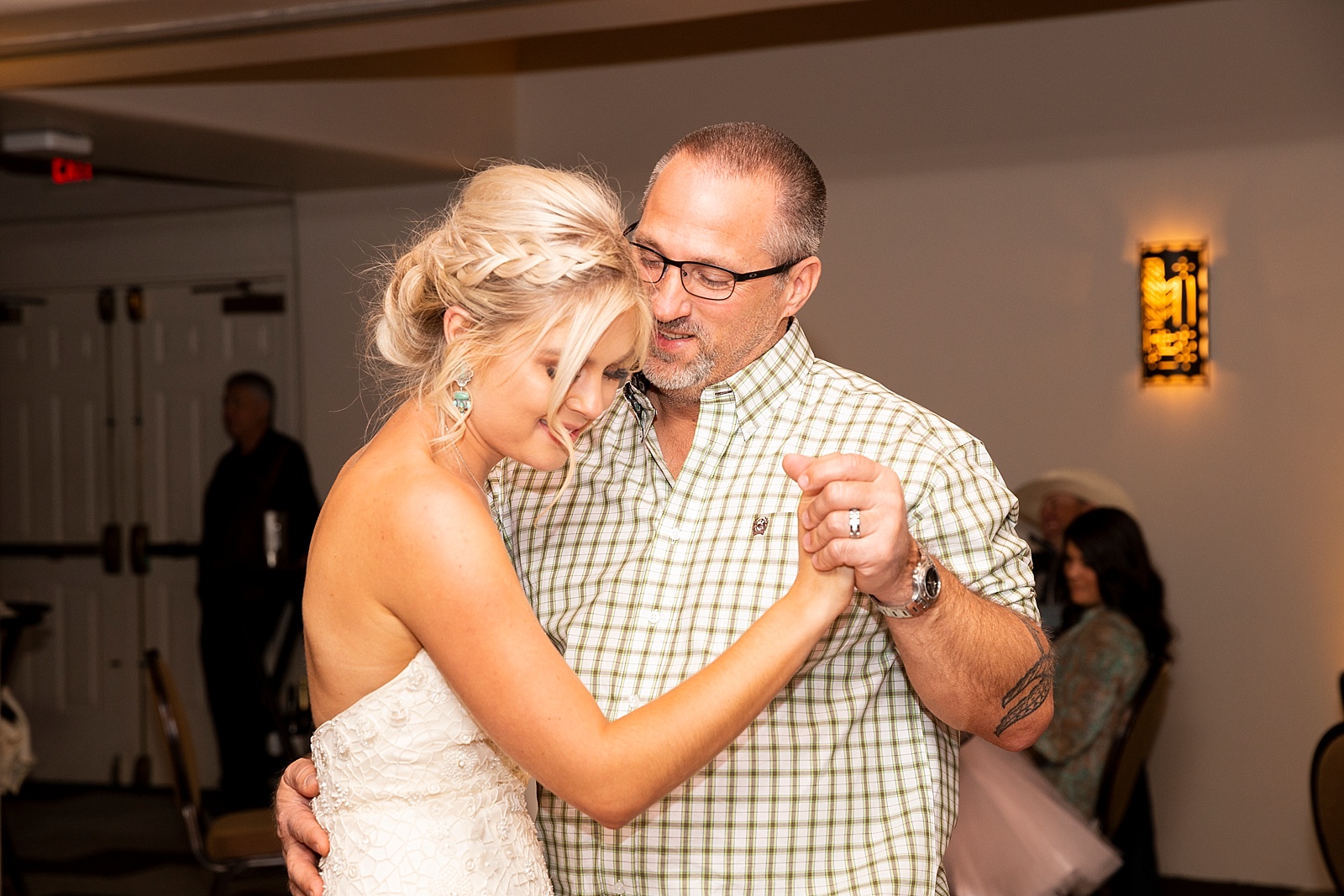 father daughter dance at The Boulders Resort and Spa wedding day photographed by Randi Michelle Photography