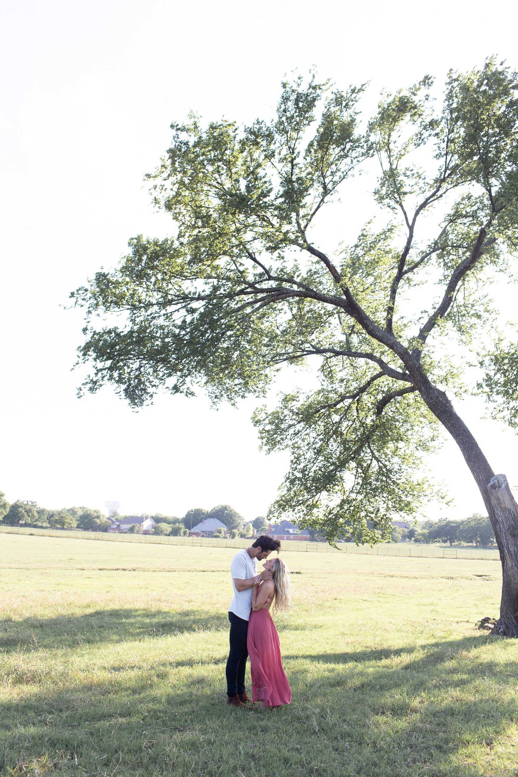 Randi Michelle photographs relaxed engagement session in Texas