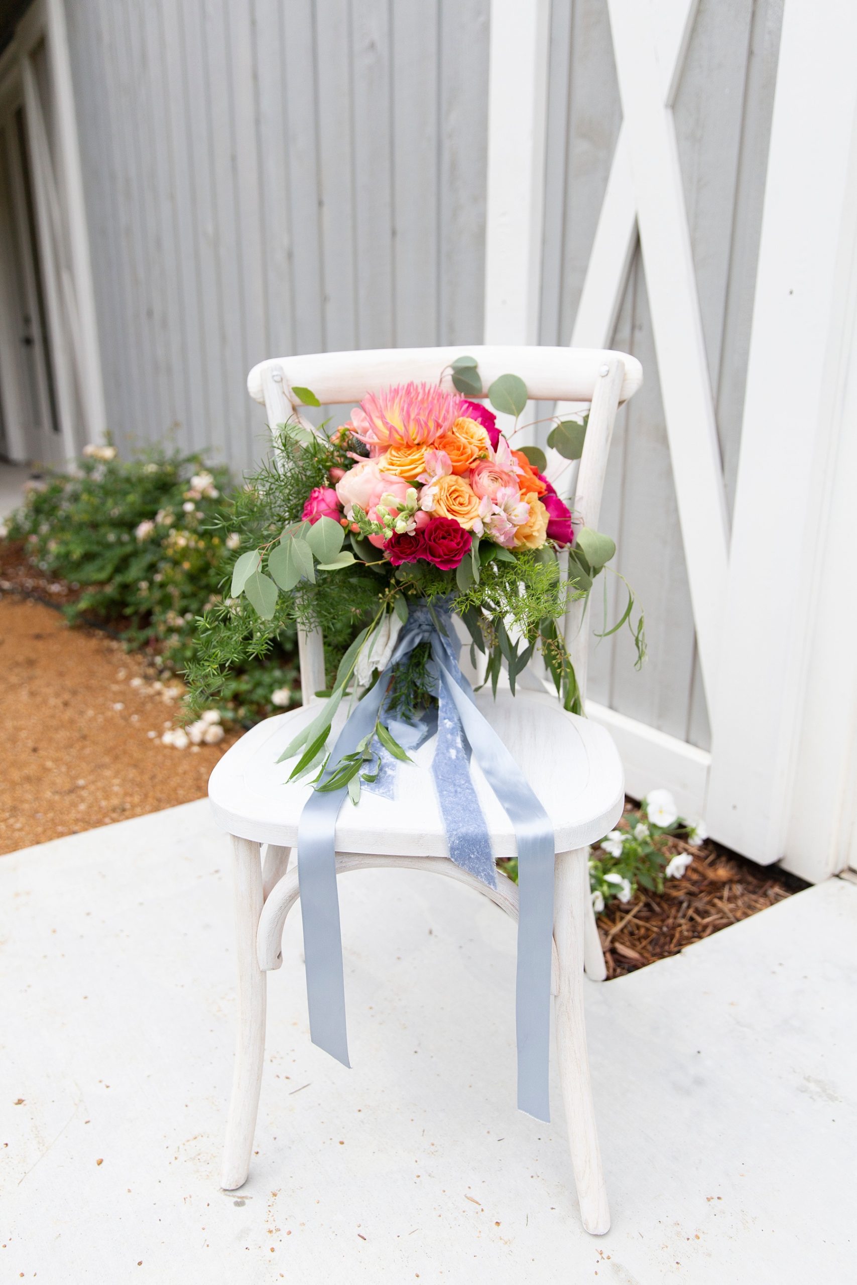 Randi Michelle Weddings photographs bright wedding bouquet